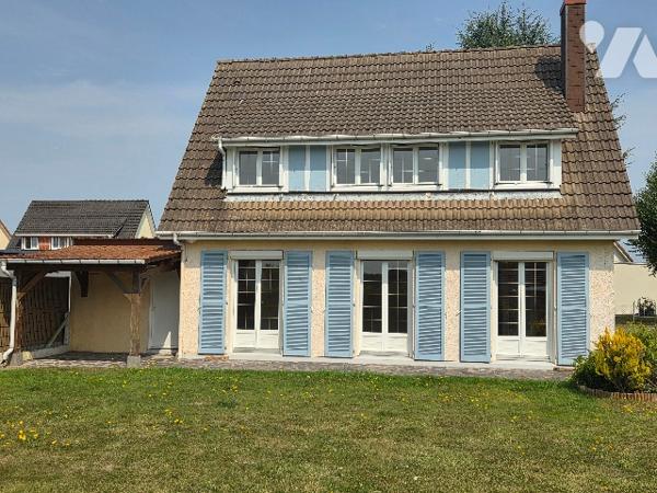 YVETOT, PAVILLON d'~ 97 m² sur un terrain d'~ 440 m², 3 chambres, un garage, un sous-sol