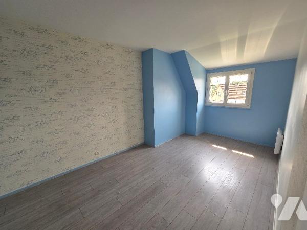 YVETOT, PAVILLON d'~ 97 m² sur un terrain d'~ 440 m², 3 chambres, un garage, un sous-sol