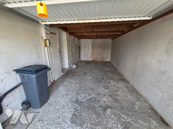 YVETOT, PAVILLON d'~ 97 m² sur un terrain d'~ 440 m², 3 chambres, un garage, un sous-sol