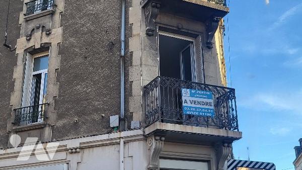 APPARTEMENT 2 PIECES AVEC BALCON