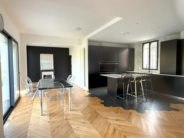 Médan (78670) Maison rénovée, 4 chambres - Terrain 881m² - Garage