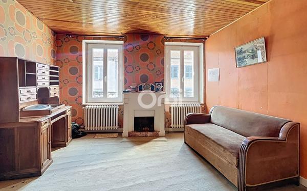 Immeuble à vendre    6 pièces •  Massiac