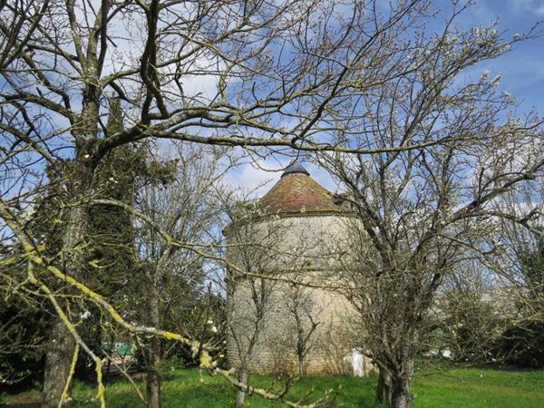 Elégante propriété,  parc et dépendances sur 3 ha