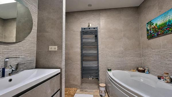 Maison 136 M² de plain-pied 3 chambres en impasse