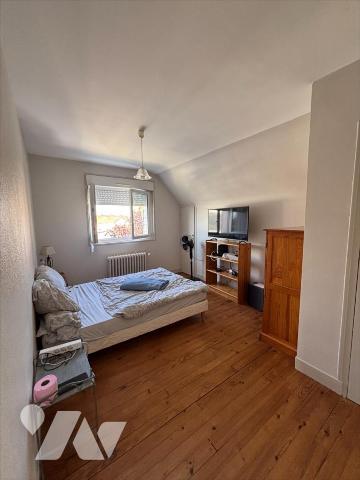 Maison de 4 pièces avec cour, idéale pour une famille ou un investissement locatif