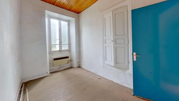 MAISON IMMEUBLE 3 STUDIOS A RENOVER