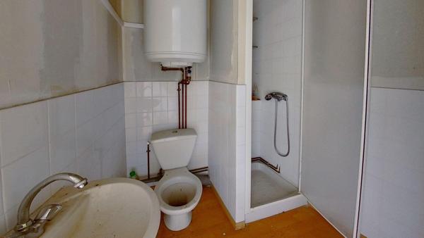 MAISON IMMEUBLE 3 STUDIOS A RENOVER