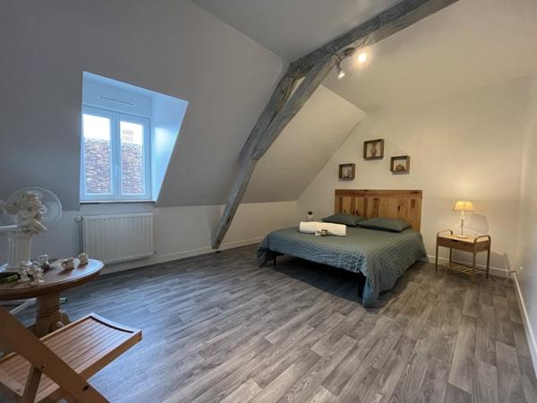 Maison à vendre 136 000 € Saint-Amand-Montrond 5 p 121 m² DPE D