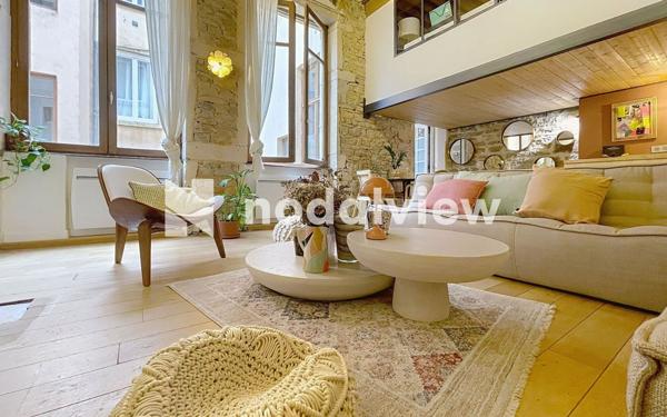 Appartement à vendre    3 pièces • 74 m2 Lyon 1
