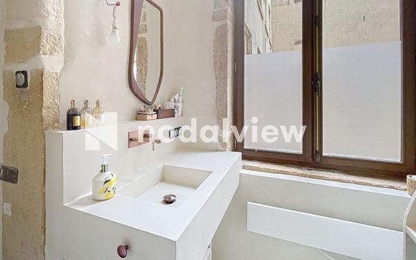 Appartement à vendre    3 pièces • 74 m2 Lyon 1