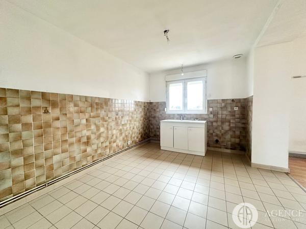 Saint-Rambert-d'Albon (26140) appartement 1 chambre garage cave cour