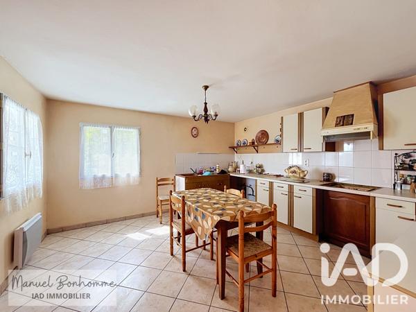 Maison à vendre 4 pièces 160 m² Saint-Hilaire-de-Lusignan