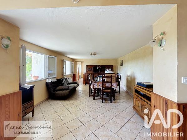 Maison à vendre 4 pièces 160 m² Saint-Hilaire-de-Lusignan