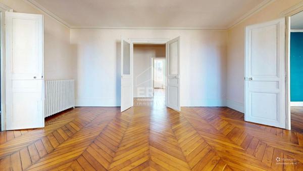 À VENDRE ? UN APPARTEMENT DE CHARME DE 170 m² À NEVERS !