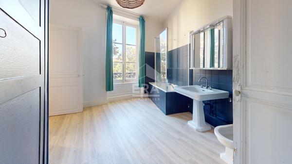 À VENDRE ? UN APPARTEMENT DE CHARME DE 170 m² À NEVERS !