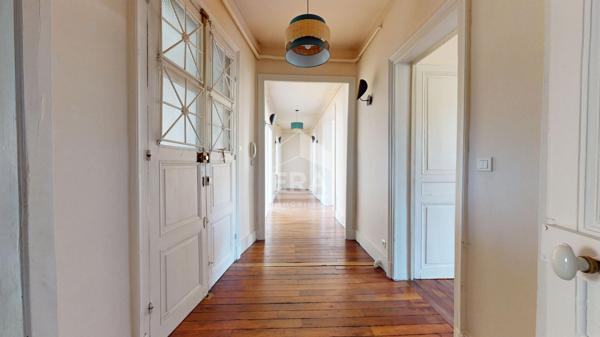 À VENDRE ? UN APPARTEMENT DE CHARME DE 170 m² À NEVERS !