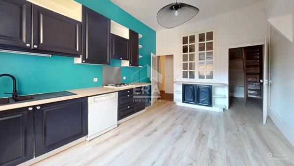 À VENDRE ? UN APPARTEMENT DE CHARME DE 170 m² À NEVERS !
