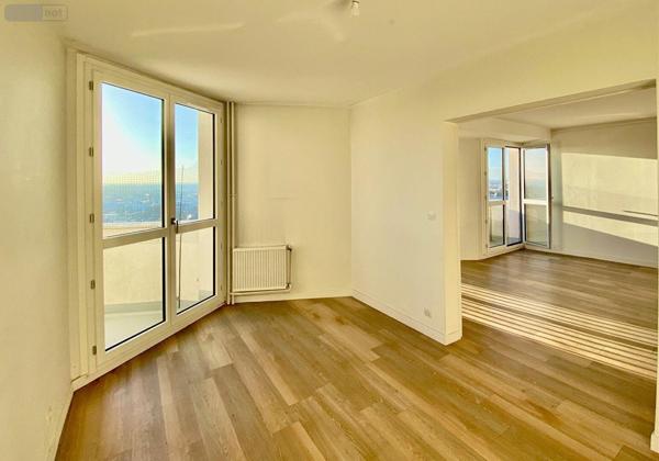 Appartement à vendre à Rennes en Ille-et-Vilaine (35000), ref : 048-V1288S   
HALLES COLOMBIER