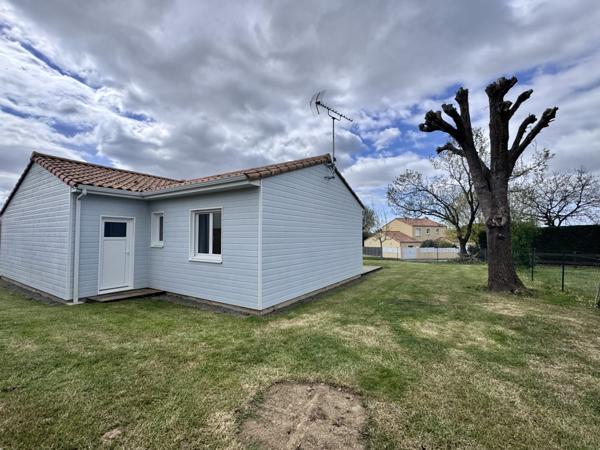 La Mothe-Achard (85150) Maison offrant 74 m2 habitables sur 608 m2 de terrain.