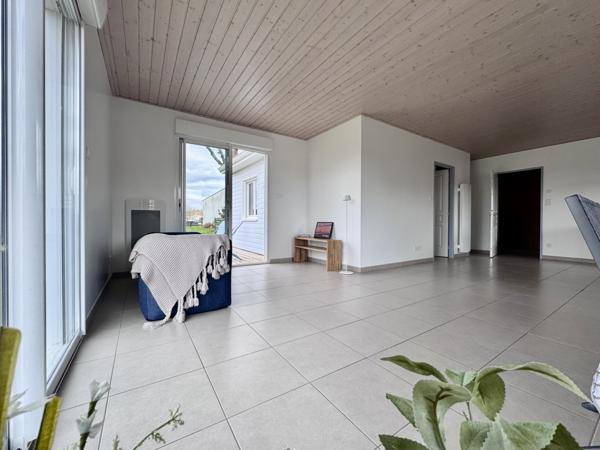 La Mothe-Achard (85150) Maison offrant 74 m2 habitables sur 608 m2 de terrain.