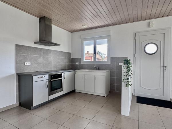 La Mothe-Achard (85150) Maison offrant 74 m2 habitables sur 608 m2 de terrain.