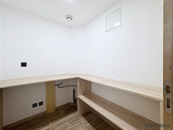 EXCLUSIVITÉ - Superbe appartement entièrement rénové, au calme en coeur de cour sécurisée à Saint-Étienne