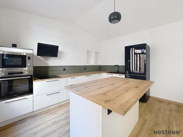 EXCLUSIVITÉ - Superbe appartement entièrement rénové, au calme en coeur de cour sécurisée à Saint-Étienne