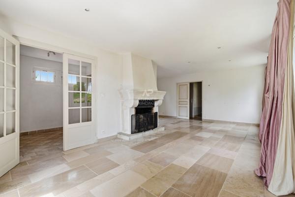 Maison Mareil Marly 9 pièce(s) 915 000 € **  - Référence  18356
