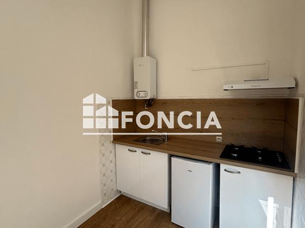 Location Studio 27.62 m² - 28 RUE HOTEL DE VILLE Montauban 82000