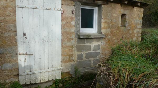 Dpt Deux Sèvres (79), à vendre AIRVAULT immeuble 4 LOTS Terrain 4573 m²