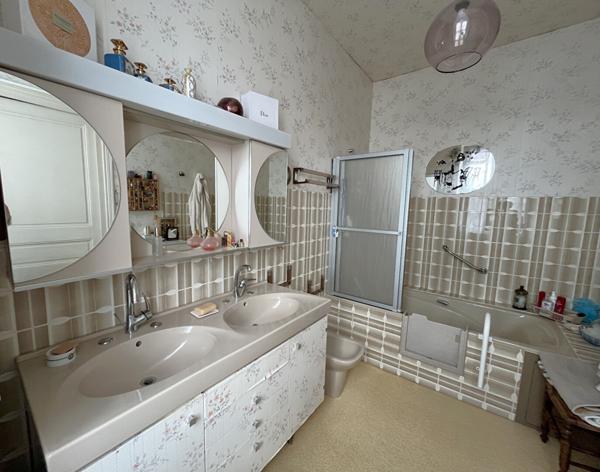 Maison bourgeoise de 178 m² garage et jardin, 4 chambres, Basse Indre