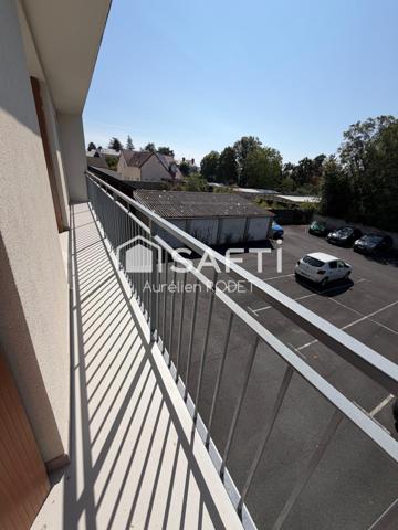 Appartement avec balcon et garage.