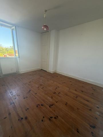 Maison 4 pièces à louer à Feugarolles - 88,67 m² avec jardin et garage