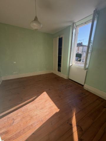 Maison 4 pièces à louer à Feugarolles - 88,67 m² avec jardin et garage