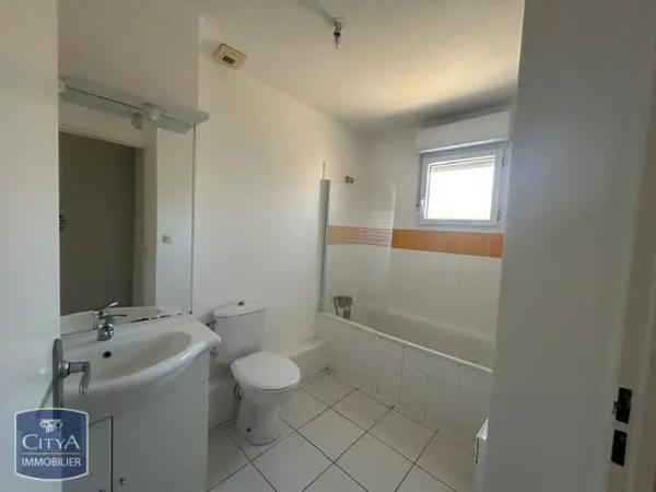 Maison à louer 4 pièces 77.96m² Pamiers (09100)