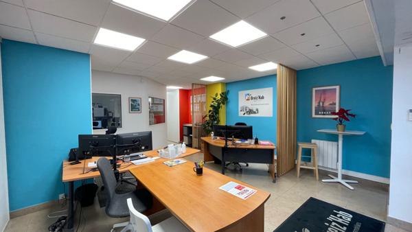 Location local commercial à Brest, 3 pièces 59.83m²
