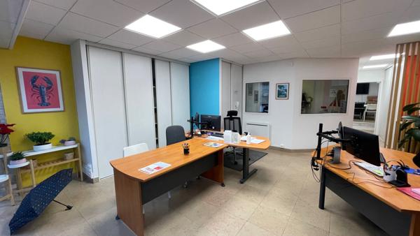Location local commercial à Brest, 3 pièces 59.83m²