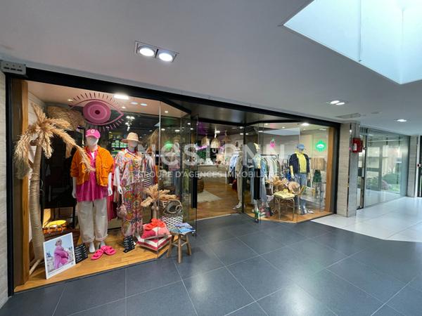 À LOUER ? Local commercial à Auray ? 70 m² avec vitrine en centre-ville