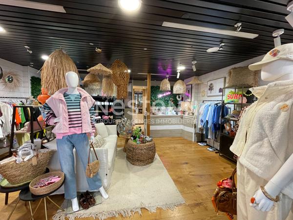 À LOUER ? Local commercial à Auray ? 70 m² avec vitrine en centre-ville