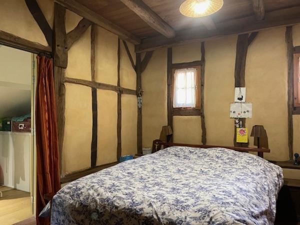 Maison à colombages restaurée sur terrain 5976 m² avec vue Pyrénées