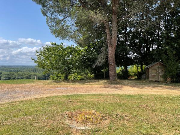 Maison à colombages restaurée sur terrain 5976 m² avec vue Pyrénées