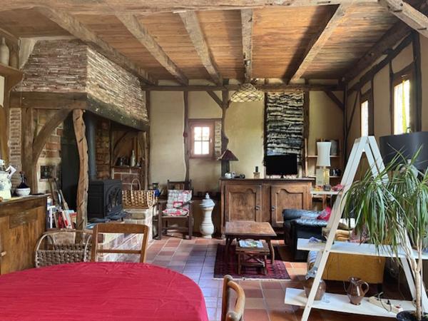 Maison à colombages restaurée sur terrain 5976 m² avec vue Pyrénées