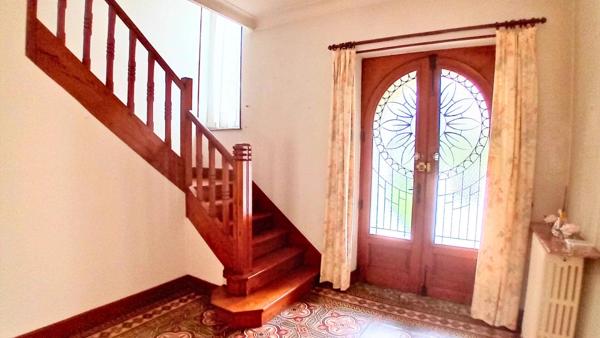 Vente                                                      Maison de ville
                        
                     6 pièces                      150 m2                     à Mazamet