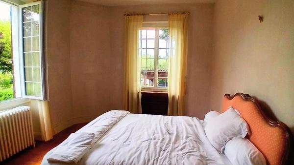 Vente                                                      Maison de ville
                        
                     6 pièces                      150 m2                     à Mazamet