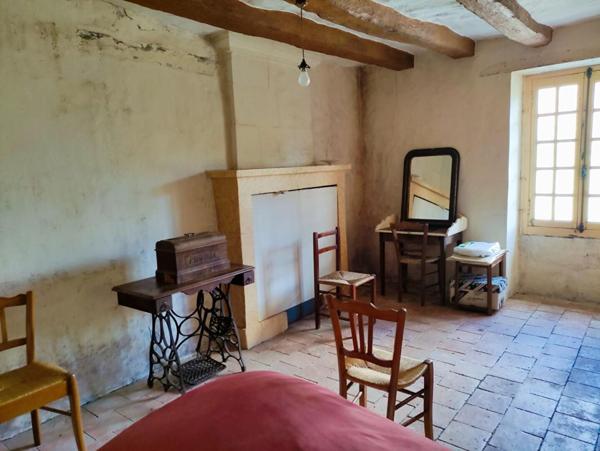 Maison de pays Yzeures Sur Creuse 3 pièces grange et terrain