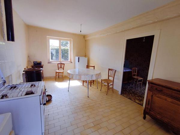 Maison de pays Yzeures Sur Creuse 3 pièces grange et terrain