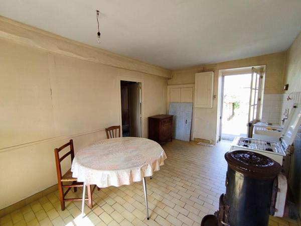 Maison de pays Yzeures Sur Creuse 3 pièces grange et terrain