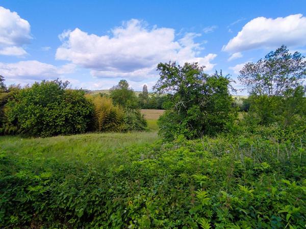 Maison de pays Yzeures Sur Creuse 3 pièces grange et terrain