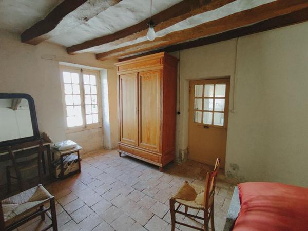 Maison de pays Yzeures Sur Creuse 3 pièces grange et terrain