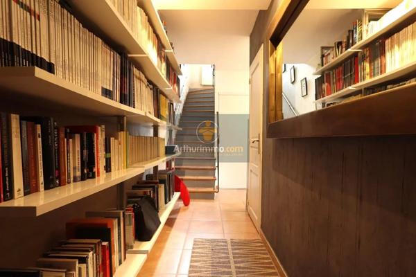 Location                                                      Appartement
                        
                     4 pièces                      94 m2                     à Apt